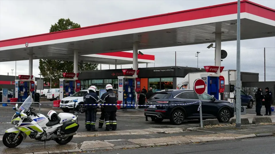 One Dead, Five Injured in Suspected Terror Attack Near Paris